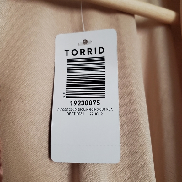 NWT Torrid Champagne Sequin Ruana. One Size. - Picture 5 of 6